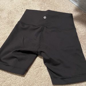 Lululemon Wunder Train size 4 black shorts.